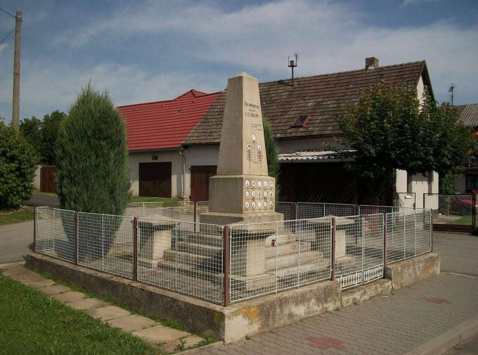 Pomník padlým v bohdalíně