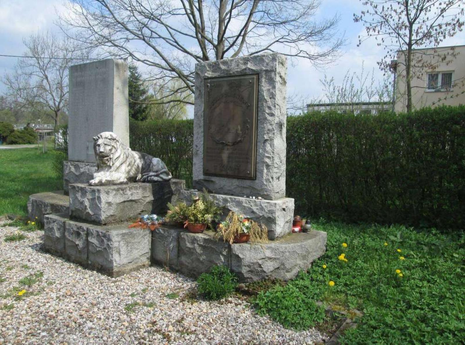 Pomníky padlým v Třemošné